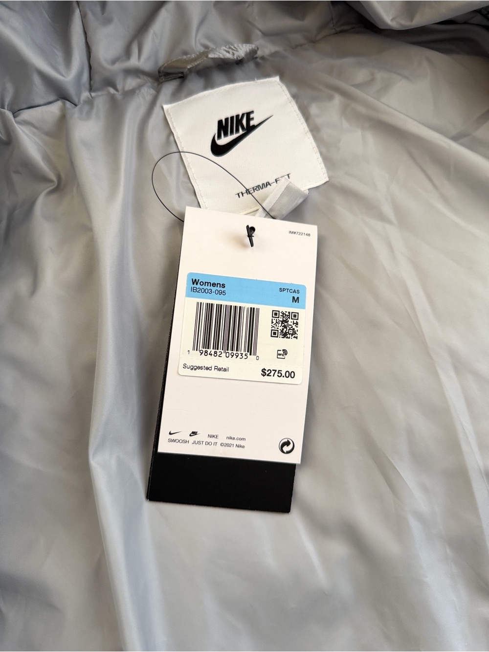 Nike Sportswear Swoosh Women's Metallic Therma-FIT Oversized Down Puffer Jacket - Picture 13 of 13